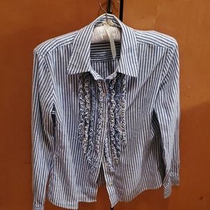 New York & Co small blouse button up ruffled